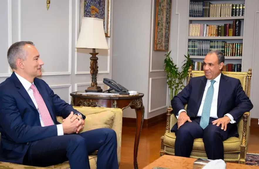 وزير الخارجية يبحث مع الممثل الأعلى لغزة تطورات الأوضاع الخطيرة في الضفة الغربية