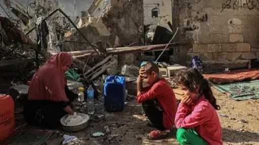 وزارة التنمية الاجتماعية بغزة تؤكد التزامها بحماية الأيتام وتطالب بدعم عاجل