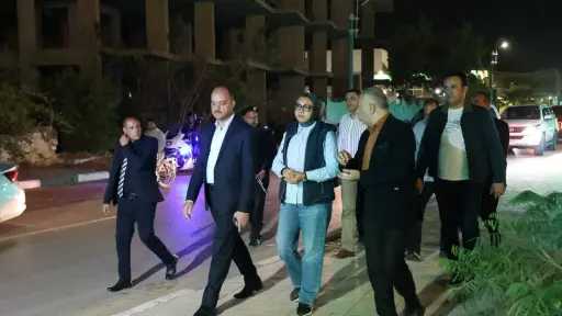 محافظ الوادي الجديد تتابع إجراءات رفع الإشغالات وترشيد الإنارة العامة بالميادين