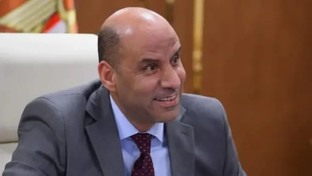 العمل: حظر تشغيل المصريات بالمقاهي والكافيهات بالخارج