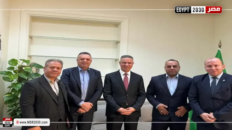 السفير فائد مصطفى يبحث مع وفد نقابي فلسطيني مستجدات القضية الفلسطينية