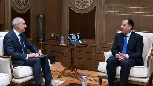 مدبولي يلتقي رئيس الهيئة العامة للاستعلامات بعد التشكيل الجديد للهيئة