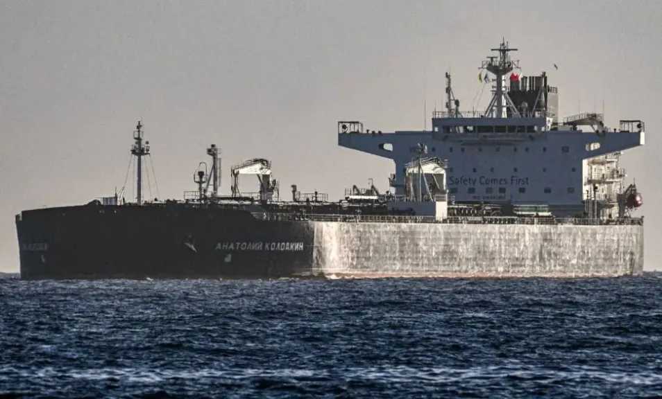 روسيا تعتزم إرسال ناقلة نفط ثانية إلى كوبا