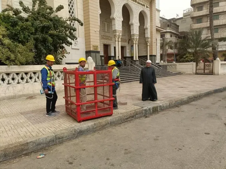 وزير الأوقاف يوجّه بالتعامل مع ميل هلال مئذنة مسجد البحر بدمياط.. والمحافظ يتحرك ميدانيا
