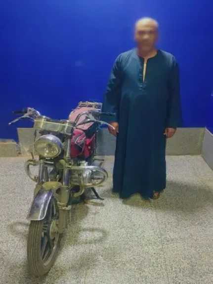ضبط قائد دراجة نارية حاول دهس طفل عمداً فى قنا