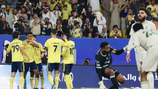 عبدالله الحمدان: «الحمد لله على انتقالي من الهلال... عبدالله الحمدان: «الحمد لله على انتقالي من الهلال إلى النصر»