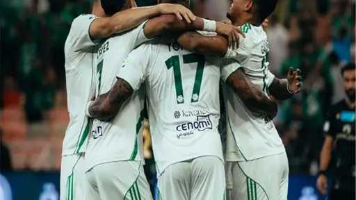 الأهلي يسحق ضمك بثلاثية ويواصل الضغط على النصر... الأهلي يسحق ضمك بثلاثية ويواصل الضغط على النصر في الدوري السعودي