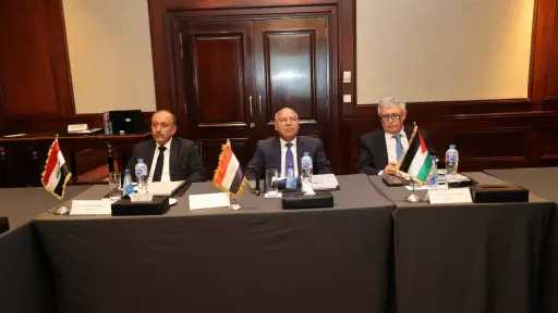 وزير النقل يترأس أعمال اجتماع الجمعية العمومية لشركة... وزير النقل يترأس أعمال اجتماع الجمعية العمومية لشركة الجسر العربي للملاحة بحضور نظيره الأردني