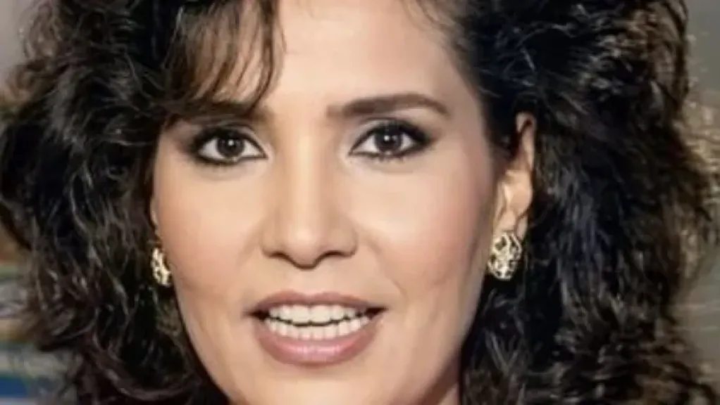  الإعلامية منى هلال