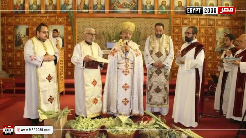 الأنبا إبراهيم إسحق يترأس قداس أحد الشعانين بالإسكندرية