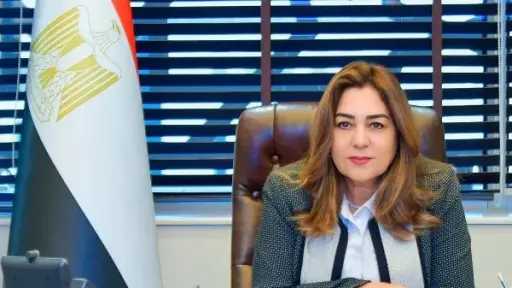 منال عوض تتابع تطبيق قرار العمل عن بعد في أول أيام التنفيذ