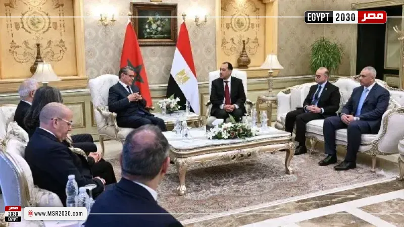 رئيس الوزراء يستقبل نظيره المغربي في مطار القاهرة الدولي
