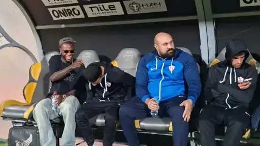 سر حضور شيكو بانزا لمباراة الزمالك والمصري من... سر حضور شيكو بانزا لمباراة الزمالك والمصري من المدرجات