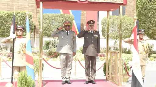 رئيس الأركان يلتقى نظيره الكونغولي لبحث التعاون العسكري المشترك