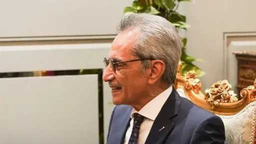 وزير شئون المجالس النيابية يتابع تطبيق العمل عن بُعد ويوجه بخفض استهلاك الطاقة 50% بجميع إدارات الوزارة