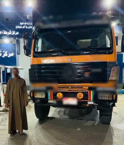 ضبط سائق نقل يسير عكس الاتجاه بسوهاج معرضًا حياتَه وحياة المواطنين للخطر