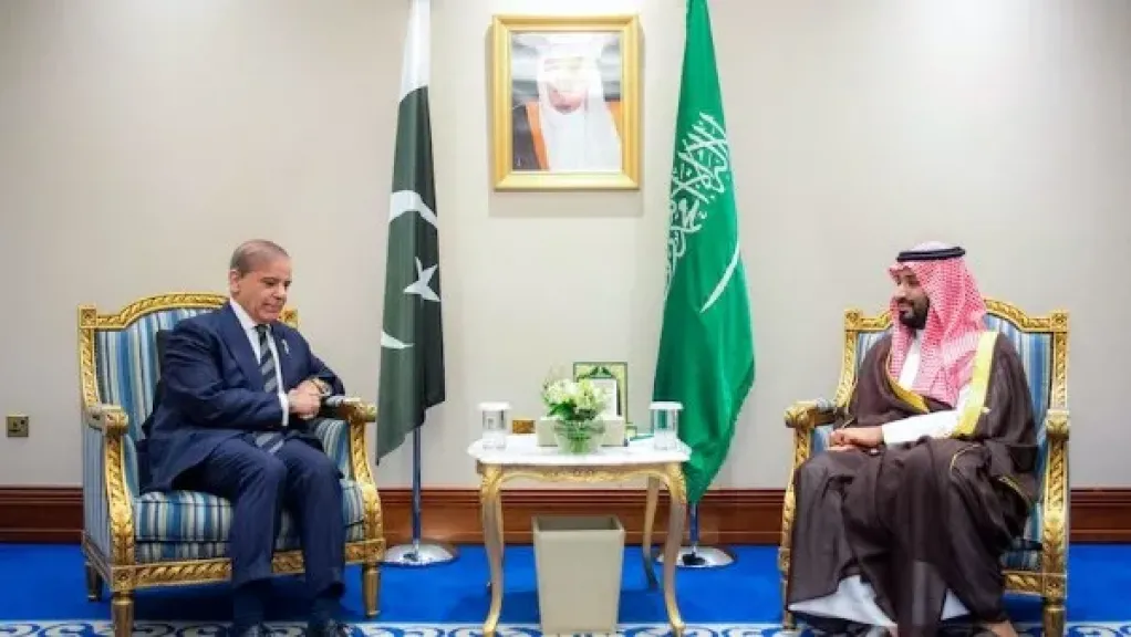  باكستان تتعهد بالاصطفاف خلف السعودية إذا انفجر النزاع