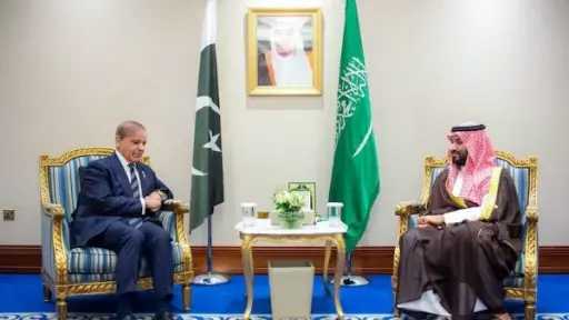 تحالف ناري يلوح في الأفق.. باكستان تتعهد بالاصطفاف خلف السعودية إذا انفجر النزاع