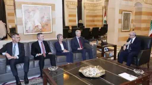 رئيس وزراء لبنان يؤكد مواصلة الحكومة العمل مع... رئيس وزراء لبنان يؤكد مواصلة الحكومة العمل مع الشركاء الدوليين لوقف الحرب