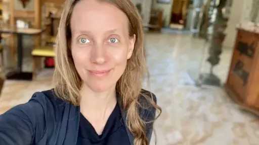 كتائب حزب الله في العراق تعلن إطلاق سراح الصحفية الأمريكية شيلي كيتلسون