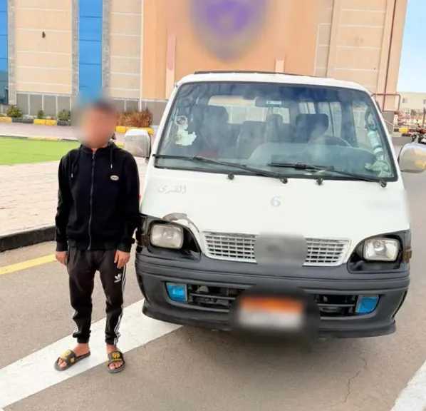 ضبط سائق ميكروباص تعدّى على مواطن بسبب خلاف على خط السير في البحر الأحمر