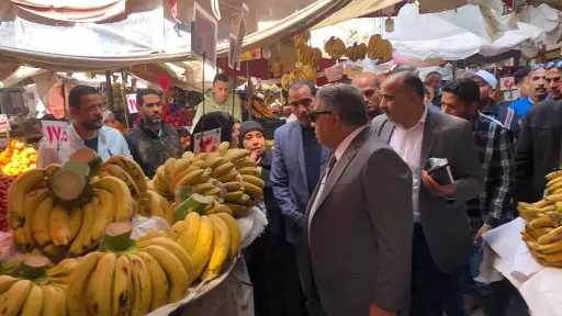 محافظ الدقهلية يتفقد سوق كفر البدماص بالمنصورة ويشدد على تكثيف أعمال النظافة بالسوق والشوارع المحيطة