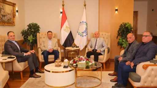 محافظ دمياط يجرى زيارة إلى مدينة دمياط للأثاث