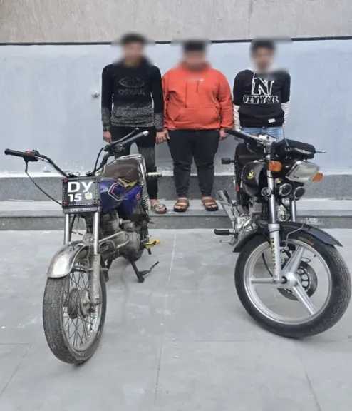 ضبط 3 طلاب يستعرضون بالدراجات النارية في الغربية ويعرضون المواطنين للخطر