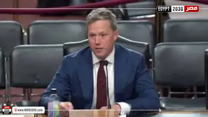 وزير الجيش الأمريكي يؤكد تمسكه بمنصبه