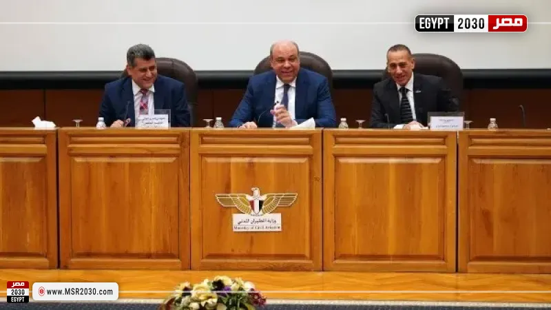 تصنيع الطائرات والبالون على قائمة اجتماع وزير الطيران المدني ورؤساء الشركات