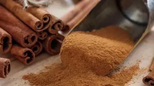 منها القرفة.. مشروبات طبيعية لطرد الغازات