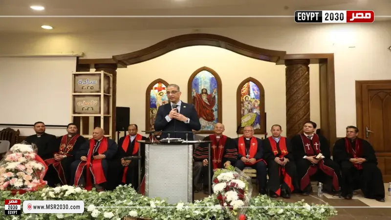 محافظ الجيزة يزور مقر الكنيسة الإنجيلية
