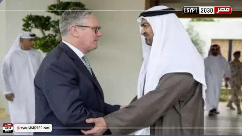 رئيس الإمارات وستارمر يبحثان تطورات المنطقة وتداعياتها الخطيرة على الأمن والاستقرار