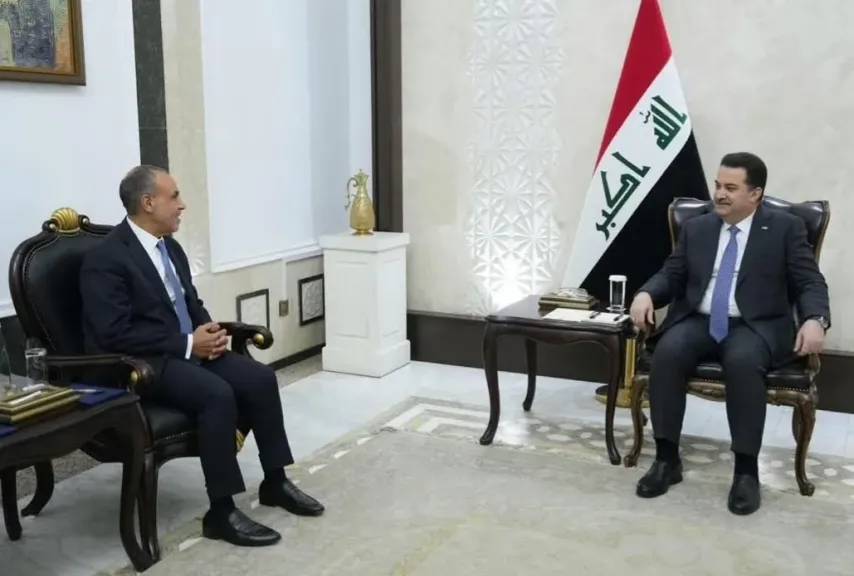 جانب من لقاء وزير الخارجية مع رئيس وزراء العراق
