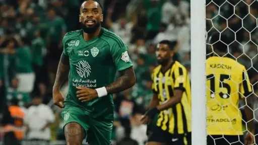 تصعيد ناري في أزمة مباراة الأهلي والفيحاء.. تبرئة الحكم وتهديدات بعقوبات قاسية ضد توني وجالينو