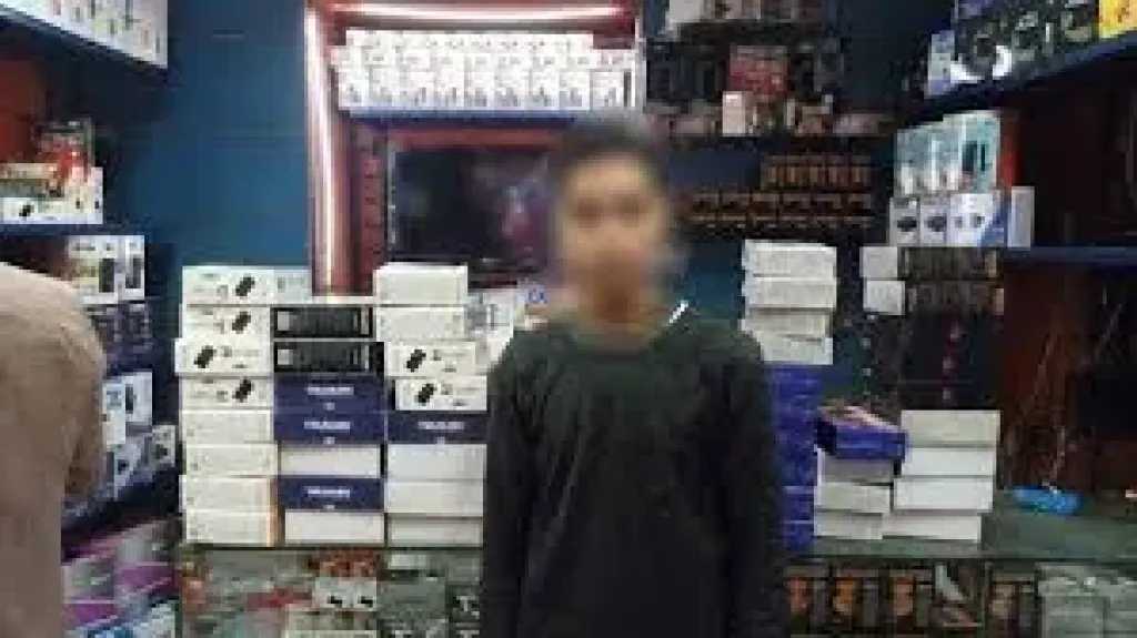 ضبط مدير محل بعابدين لبيع أجهزة ريسيفر لفك شفرات القنوات الفضائية بالمخالفة للقانون