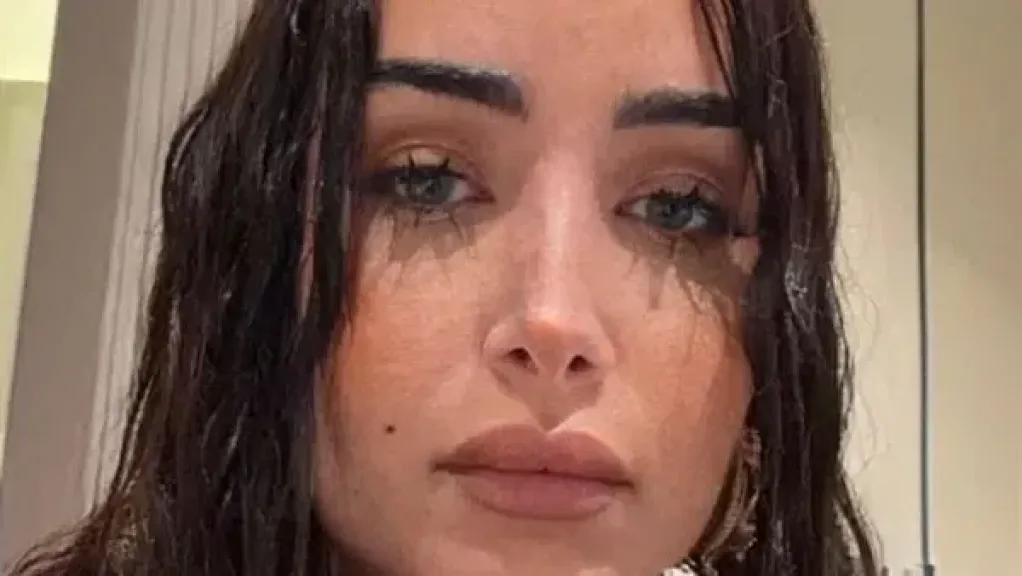 هنا الزاهد 