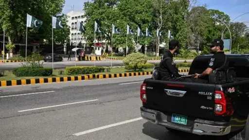 الكوماندوز الباكستاني ينتشر في إسلام أباد لتأمين وفدي واشنطن وطهران