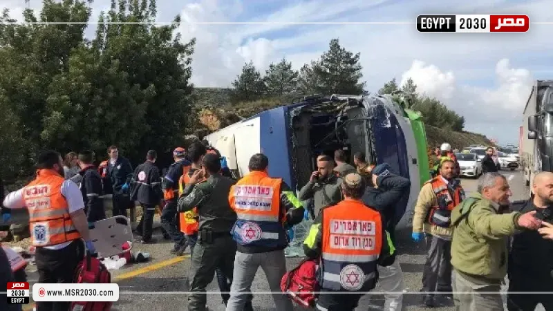 إصابة 20 إسرائيليا في انقلاب حافلة ركاب بمفترق بوليج