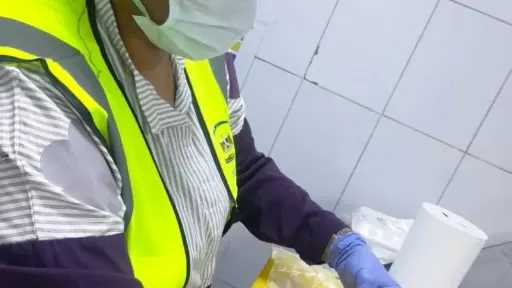 قبل شم النسيم.. إعدام لحوم مصنعة فاسدة في... قبل شم النسيم.. إعدام لحوم مصنعة فاسدة في حملات تفتيش موسعة بأسوان