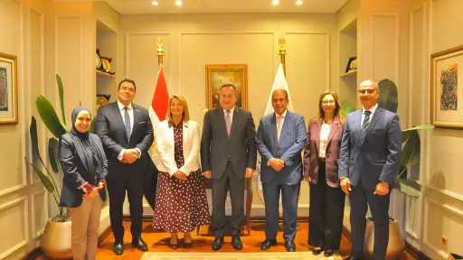 وزير التعليم العالي يبحث سبل تعزيز التعاون الأكاديمي والبحثي مع جامعة بورنموث البريطانية