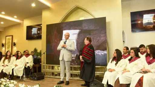 محافظ الإسكندرية يهنئ الأقباط بعيد القيامة ويؤكد قوة الوحدة الوطنية