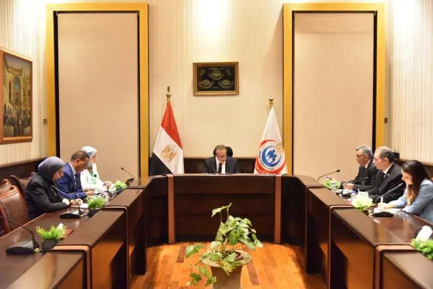 وزير الصحة يترأس مناقشة رسالة دكتوراه مهنية في «حوكمة الطوارئ» بكلية التجارة جامعة عين شمس