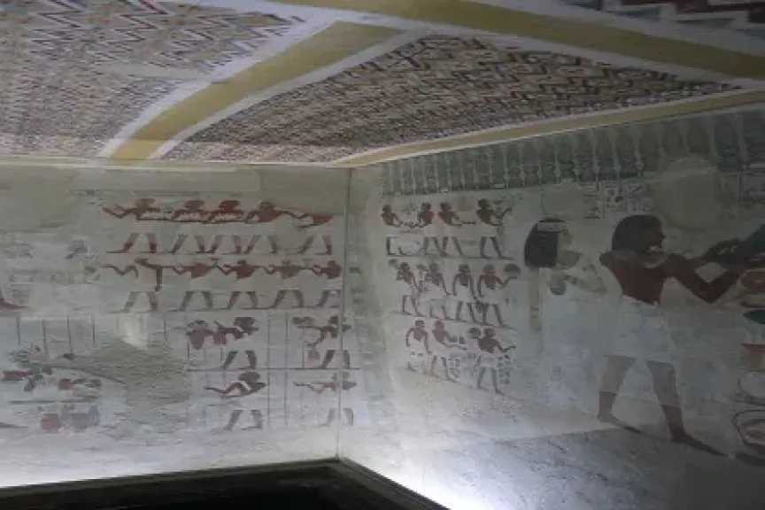 السياحة: ترميم ثلاث مقابر أثرية بجبانة الخوخة بالبر الغربي في الأقصر