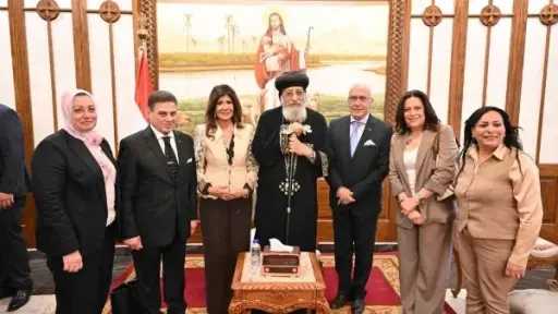 للتهنئة بعيد القيامة ..قداسة البابا يستقبل وفد جمعية أصدقاء متحف الحضارة