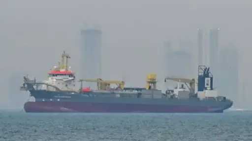 نيويورك تايمز: الحصار البحري لمضيق هرمز بمثابة عمل حربي ضد إيران