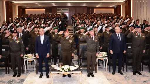 الأكاديمية العسكرية المصرية تنظم حفل انتهاء دورة تعايش... الأكاديمية العسكرية المصرية تنظم حفل انتهاء دورة تعايش لطلبة جامعة عين شمس