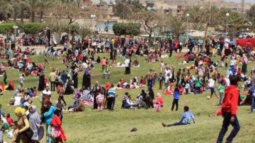احتفالات شم النسيم تتواصل بحديقة الأزهر.. تفاصيل