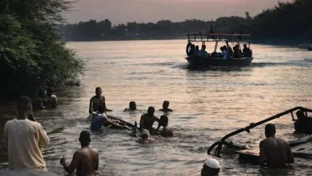 إنقاذ 4 أطفال والبحث عن آخرين بعد غرق مركب صيد في نيل قنا بمنطقة دندرة