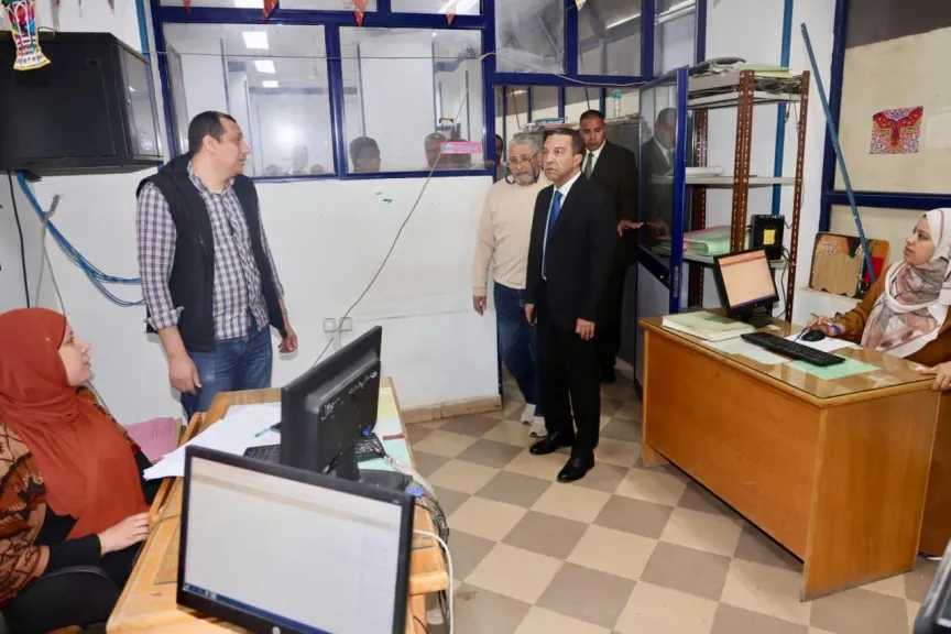 محافظ المنوفية يفاجئ التأمينات والمجلس الطبي ويشدد على تحسين الخدمات وتقليل الانتظار